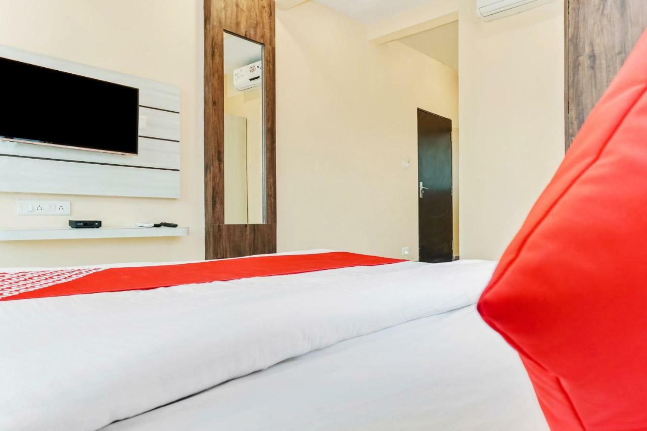 Oyo 29634 Hotel Navalai Pride Ratnāgiri Εξωτερικό φωτογραφία
